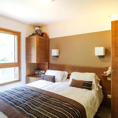 Spacious Family 2-bed, 2-bath With Parking, Private Piste