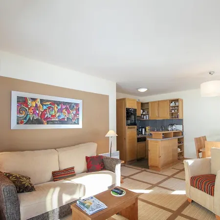 아파트 Spacious Family 2-bed, 2-bath With Parking, Private Piste 플랜