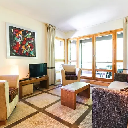 Spacious Family 2-bed, 2-bath With Parking, Private Piste 아파트
