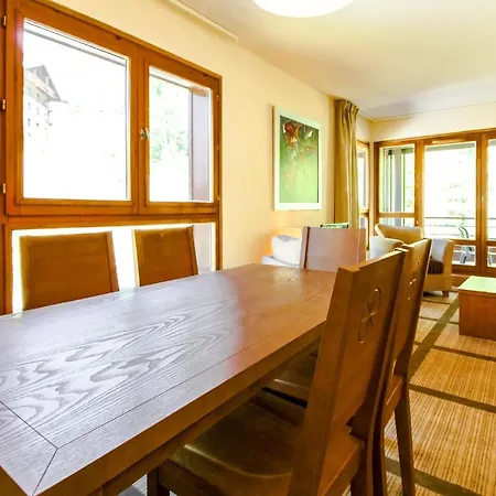 Spacious Family 2-bed, 2-bath With Parking, Private Piste * 플랜