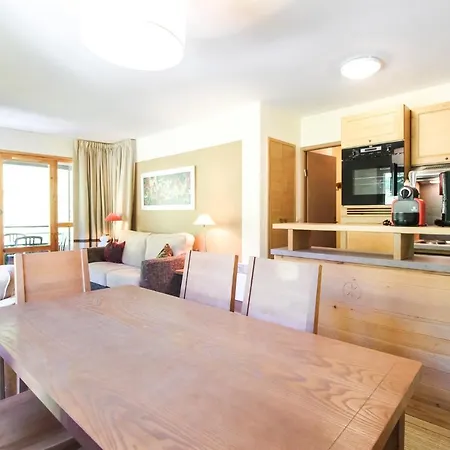Spacious Family 2-bed, 2-bath With Parking, Private Piste * 플랜